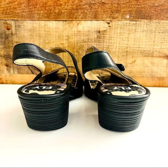 NWOT Fly London Wyno Chunky Heel Sandal - Picture 5 of 8